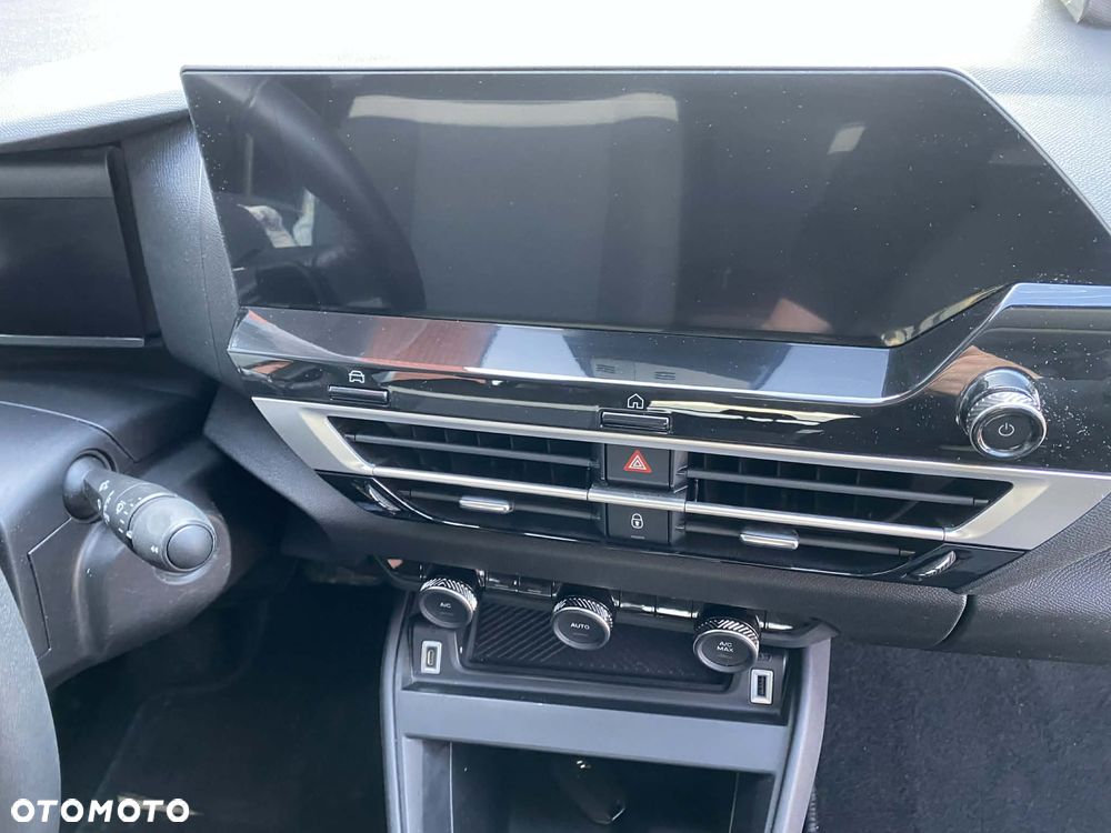 Citroën C4 PureTech 130 Stop&Start EAT8 SHINE - 22