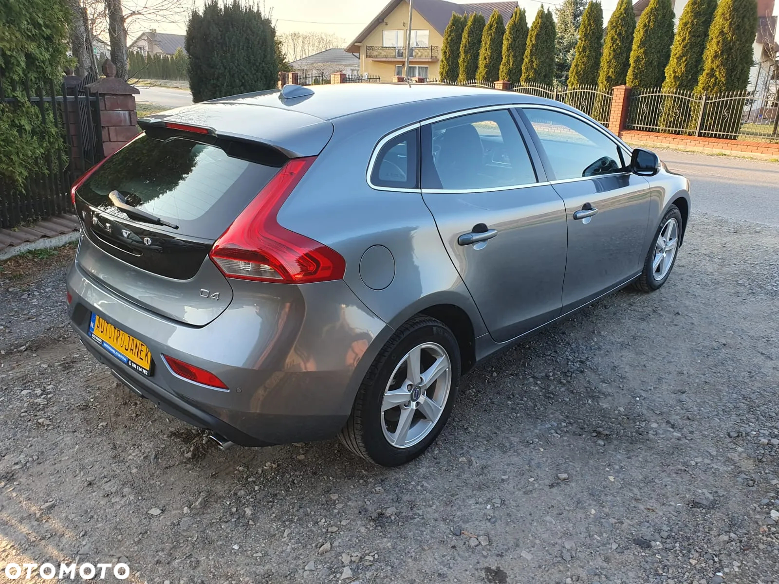 Volvo V40 D4 Drive-E Momentum - 13