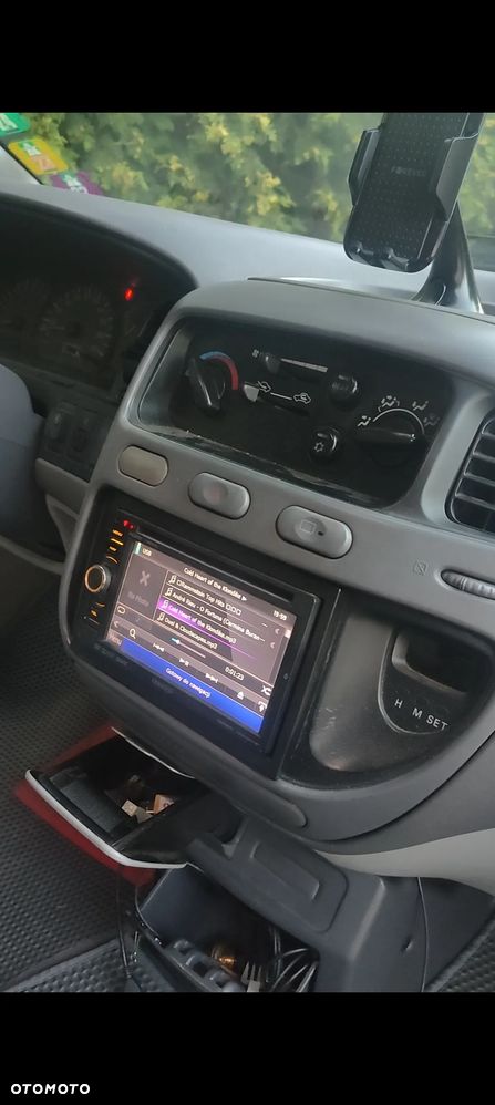 Mitsubishi Space Gear - 8