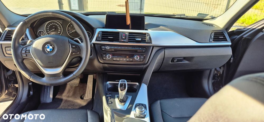 BMW Seria 3 320i xDrive Modern Line - 14