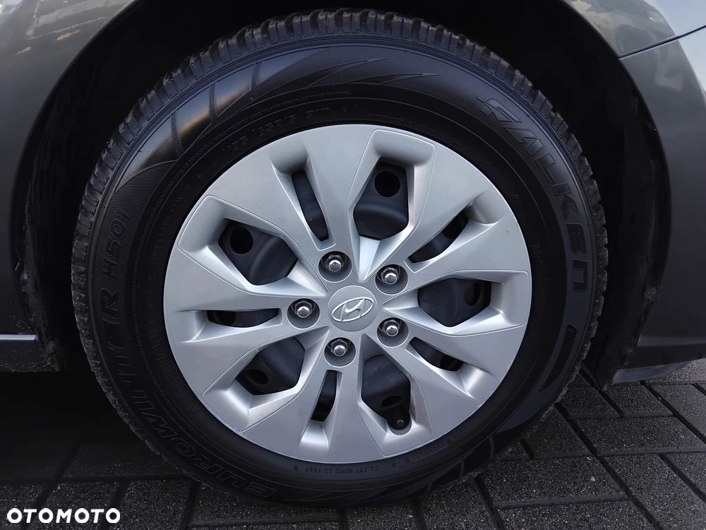 Hyundai i30 1.5 DPI Classic + - 23