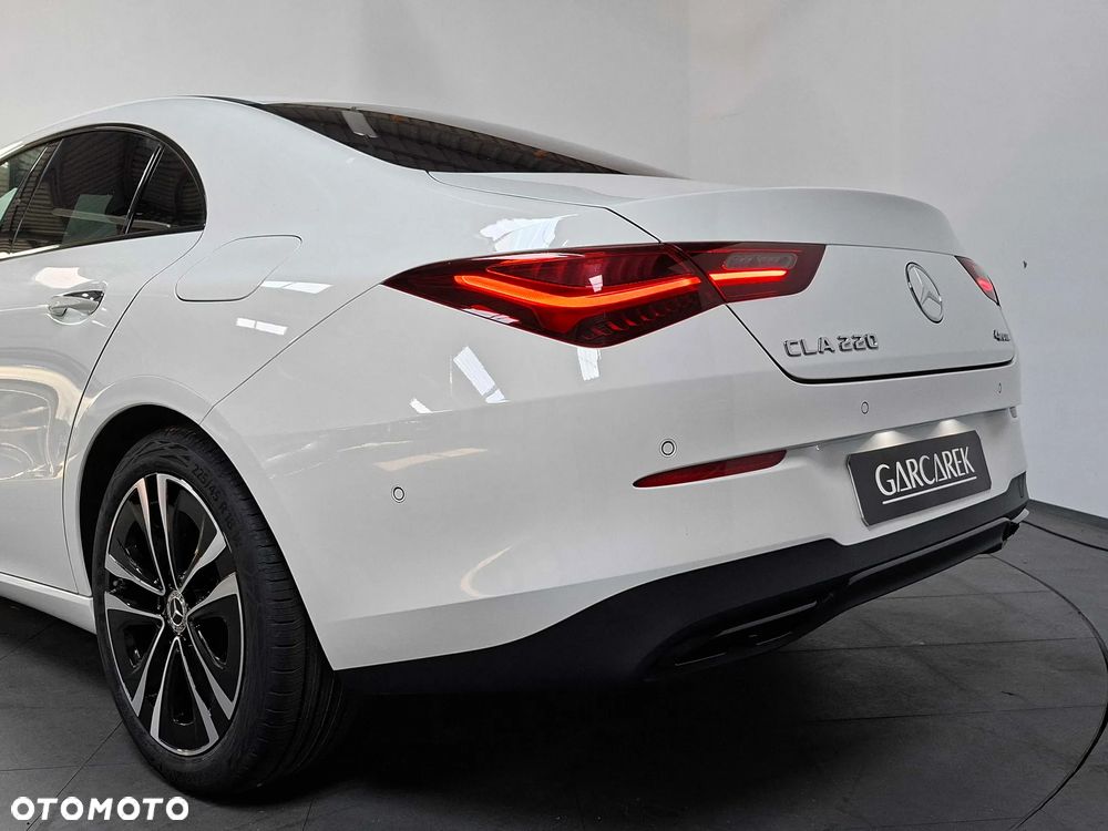 Mercedes-Benz CLA 220 4-Matic AMG Line 7G-DCT - 7