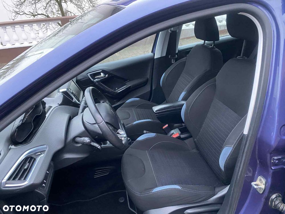 Peugeot 208 PureTech 82 Allure - 10