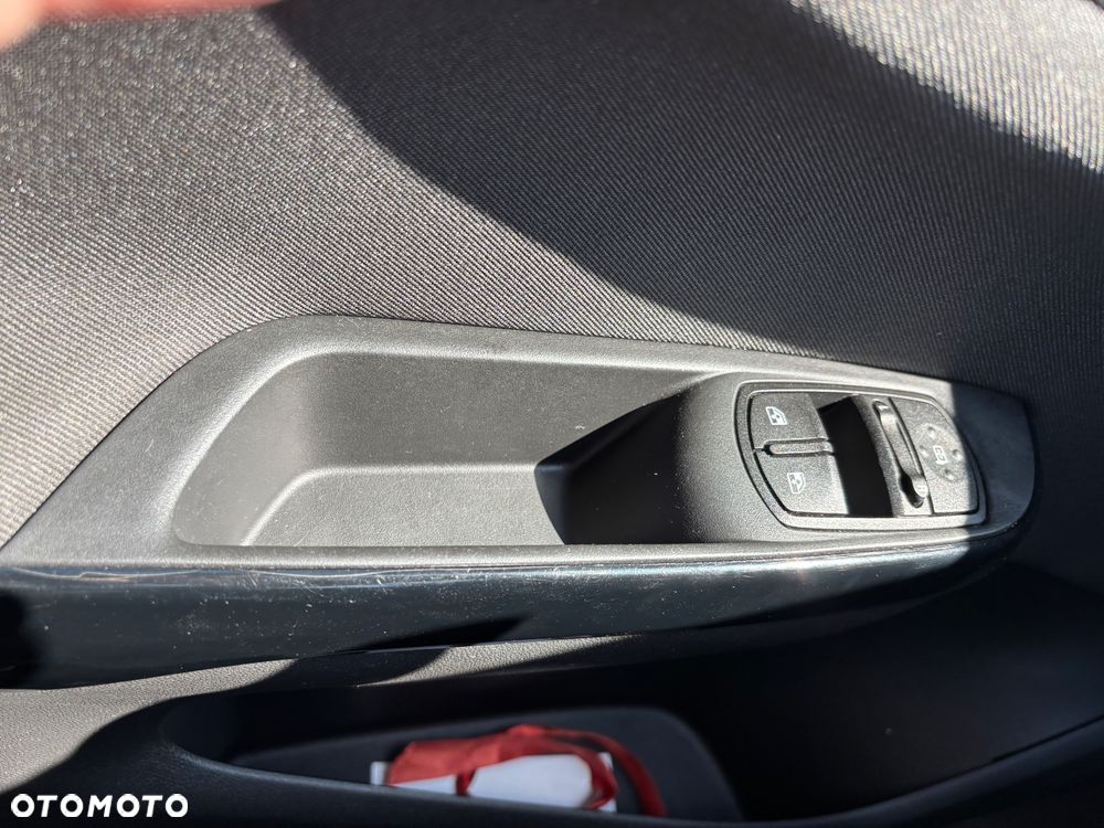 Opel Corsa 1.4 120 Lat S&S - 21