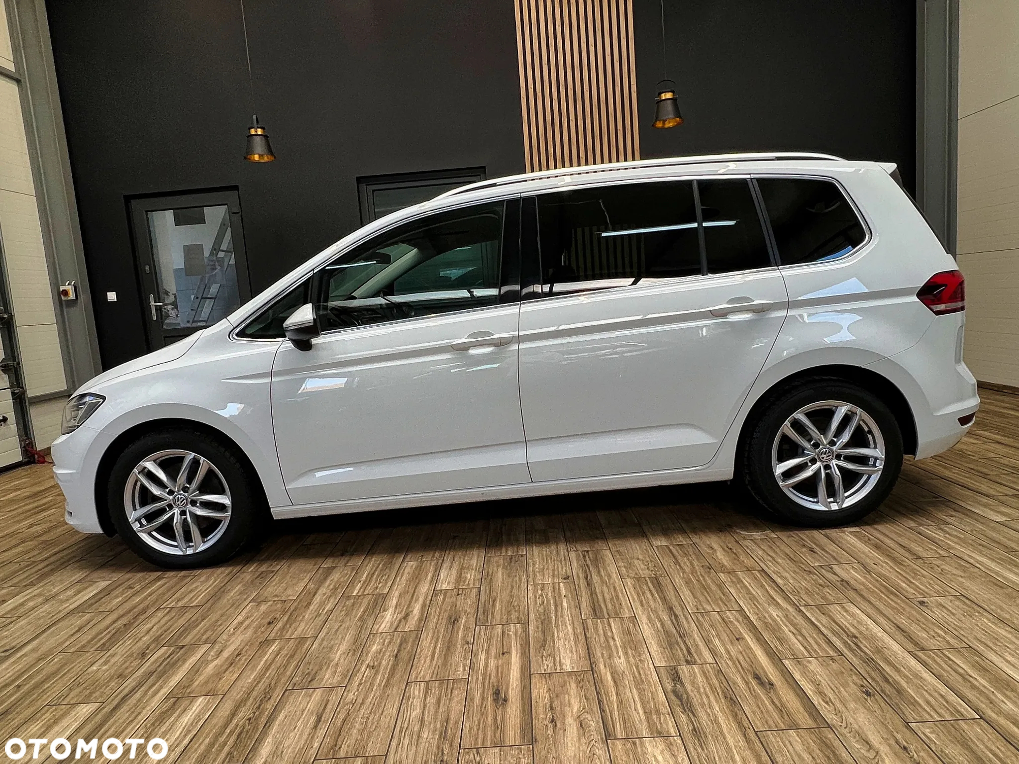 Volkswagen Touran 2.0 TDI BMT Highline DSG - 11