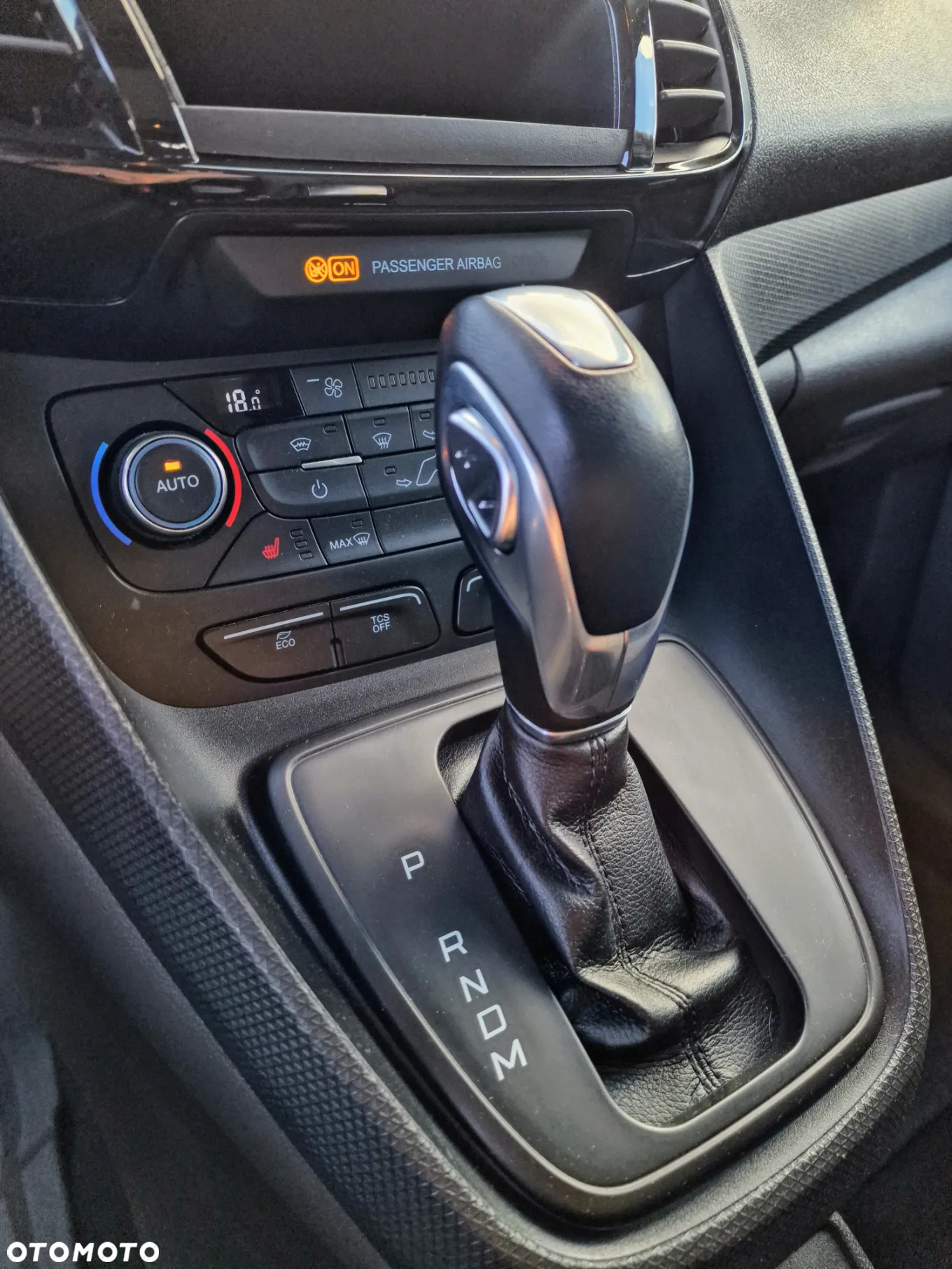Ford Tourneo Connect Grand - 13