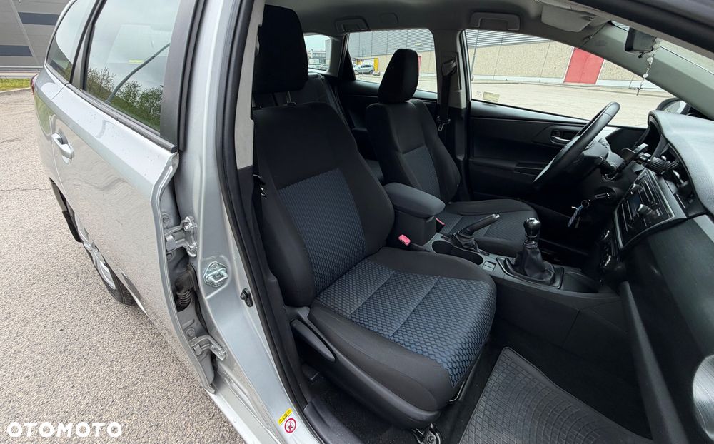 Toyota Auris 1.4 D-4D Life - 8
