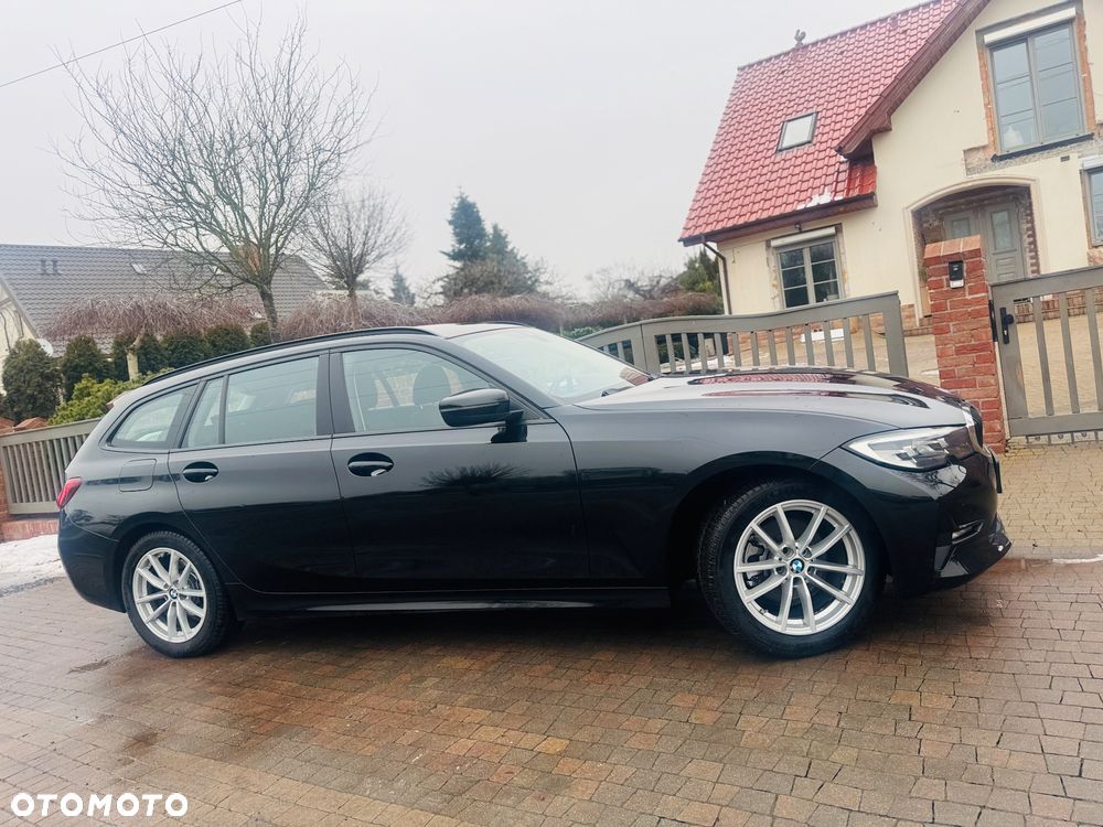 BMW Seria 3 320d Sport Line Shadow - 26