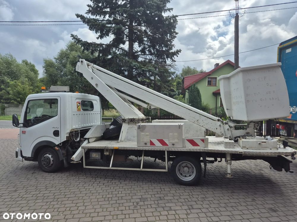 Renault Maxity - 1