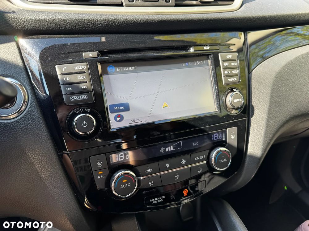 Nissan Qashqai 1.2 DIG-T N-Connecta EU6 - 16