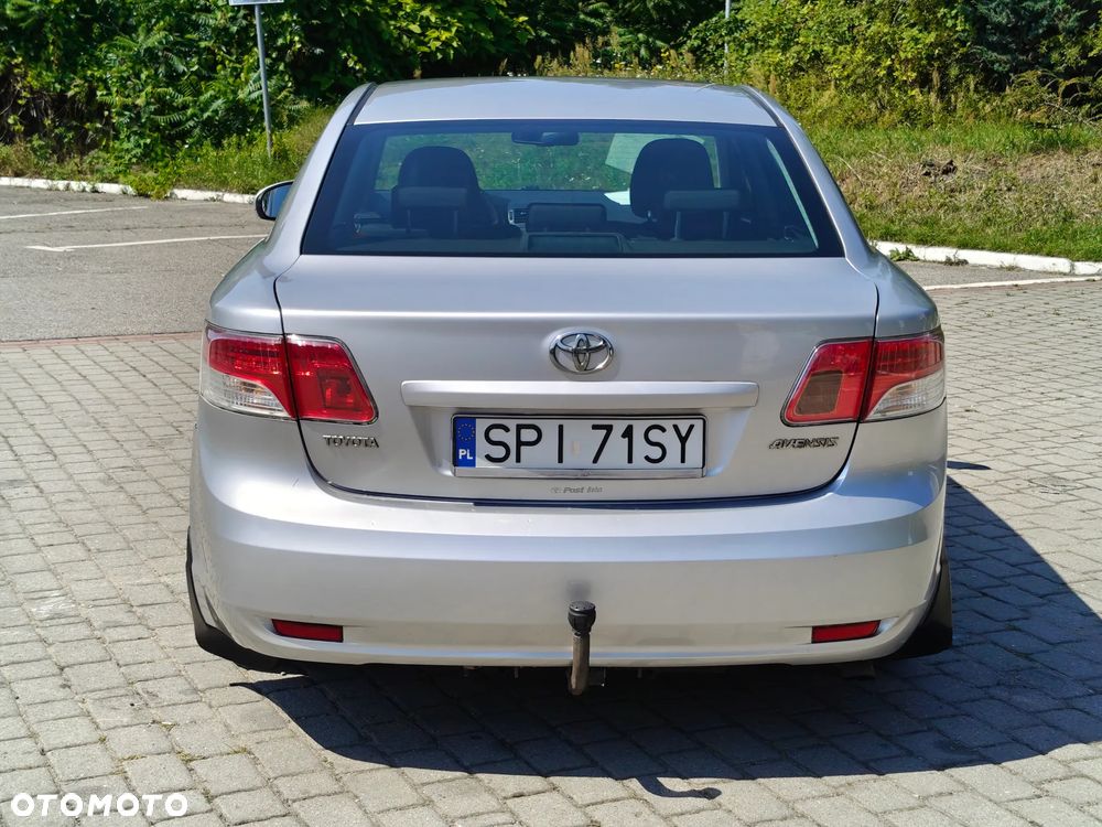 Toyota Avensis 2.0 D-4D Premium - 13
