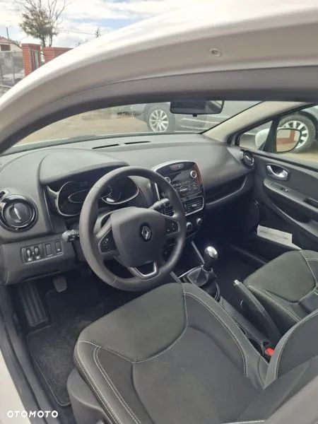 Renault Clio - 21
