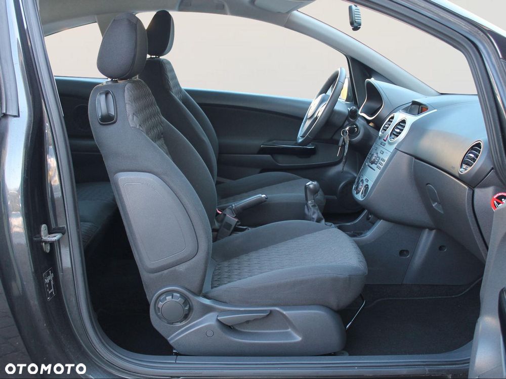 Opel Corsa 1.4 16V Active - 12