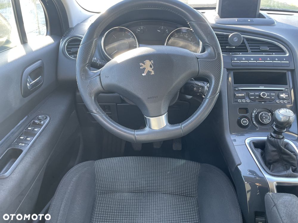 Peugeot 5008 - 13