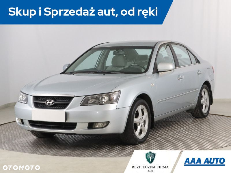 Hyundai Sonata - 2