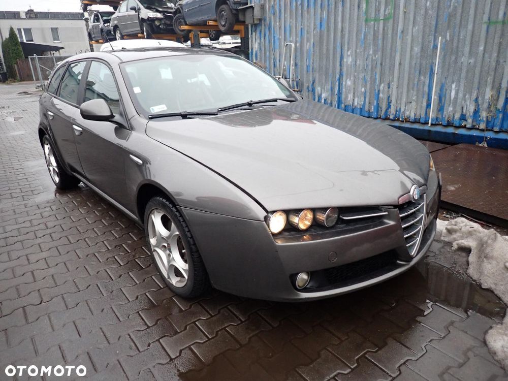 CZĘŚCI - Alfa romeo 159 1,9 JTD 939A1000 120KM FILM 6B KOMBI lakier 568/A 2007r. INDEX - 9785 - 2