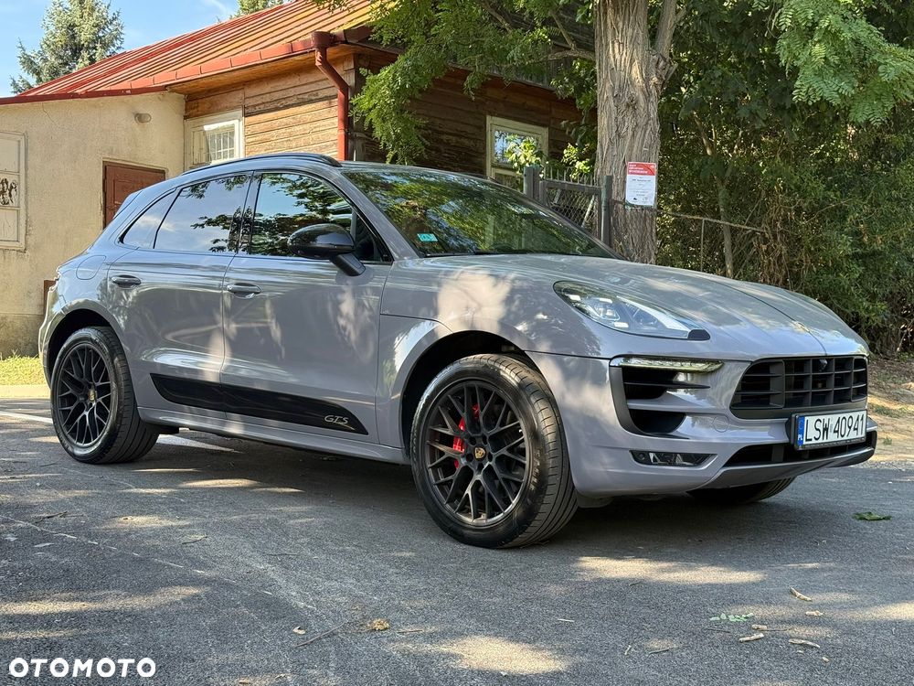 Porsche Macan - 1