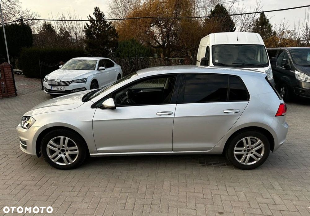 Volkswagen Golf - 6