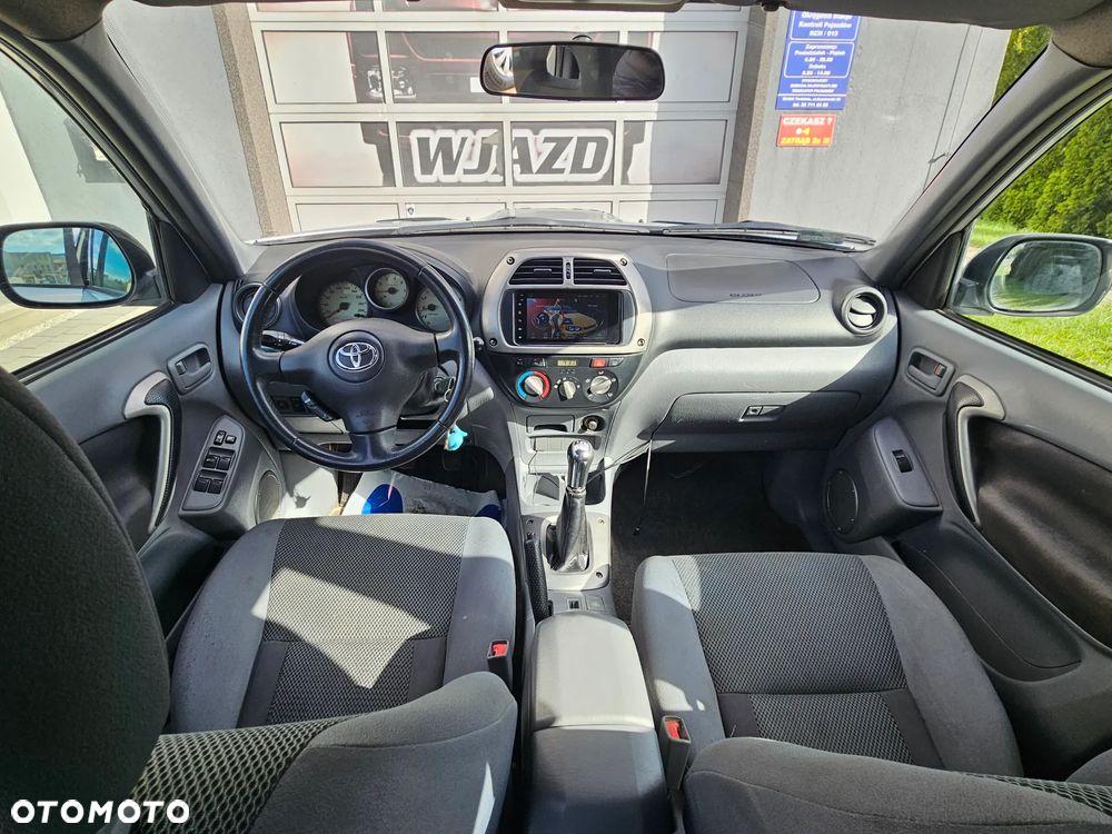 Toyota RAV4 D-4D 4x4 Sol - 17