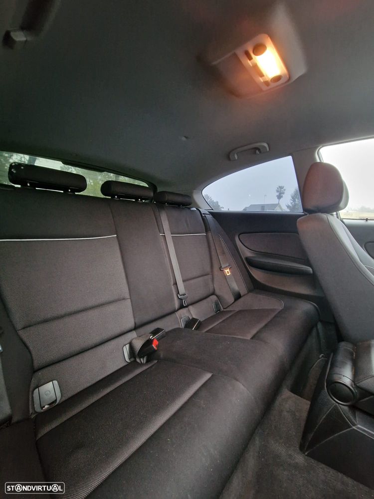 BMW 118 d DPF Edition Sport - 12