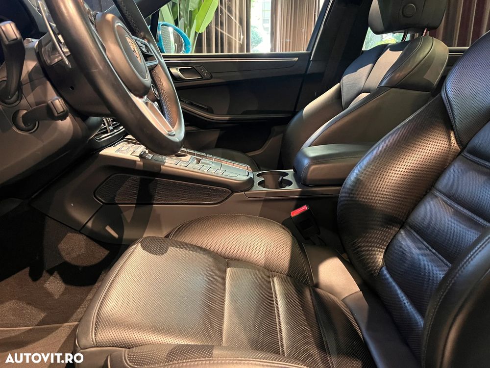 Porsche Macan - 35