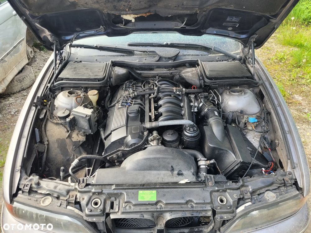 BMW E39 SEDAN 2.0 M52B20 skrzynia napęd sanki belka wahacz wahacze zacisk zaciski zwrotnica piasta kopyto mc person - 2