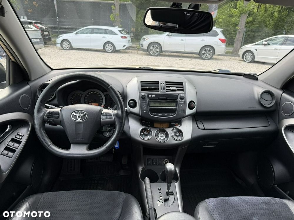 Toyota RAV4 - 2