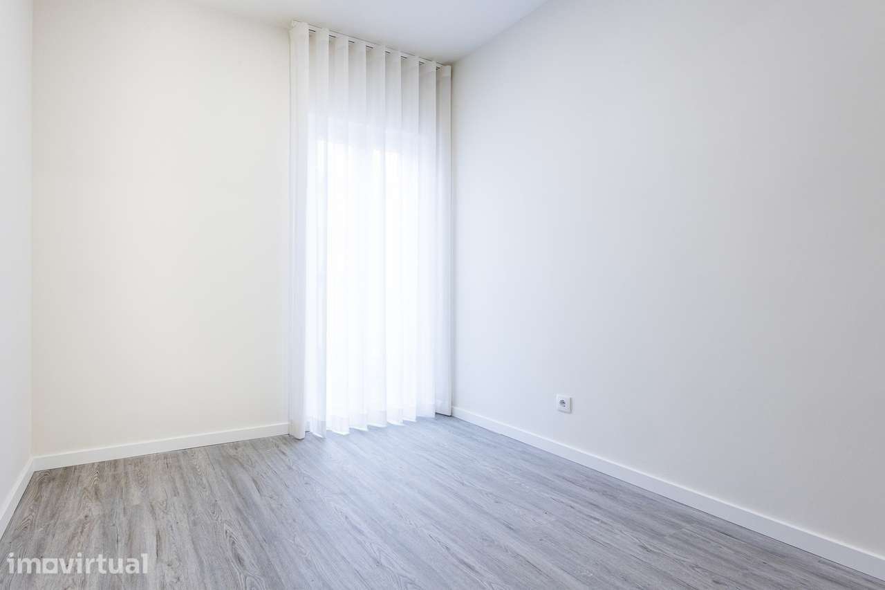 Apartamento T2 totalmente remodelado - Grande imagem: 2/24