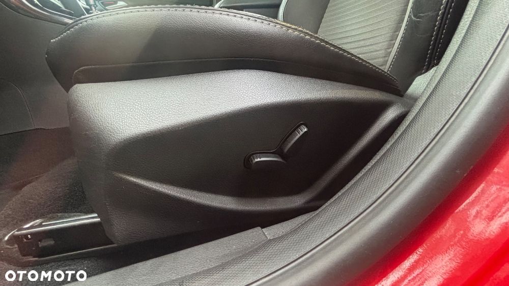 Ford Focus 1.5 TDCi DPF Start-Stopp-System ST-Line - 12