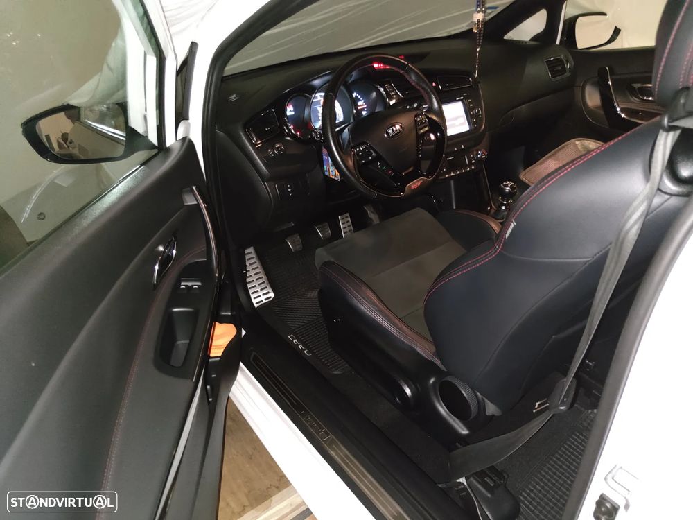Kia Ceed S Coupé 1.6 T-GDi GT Top - 10