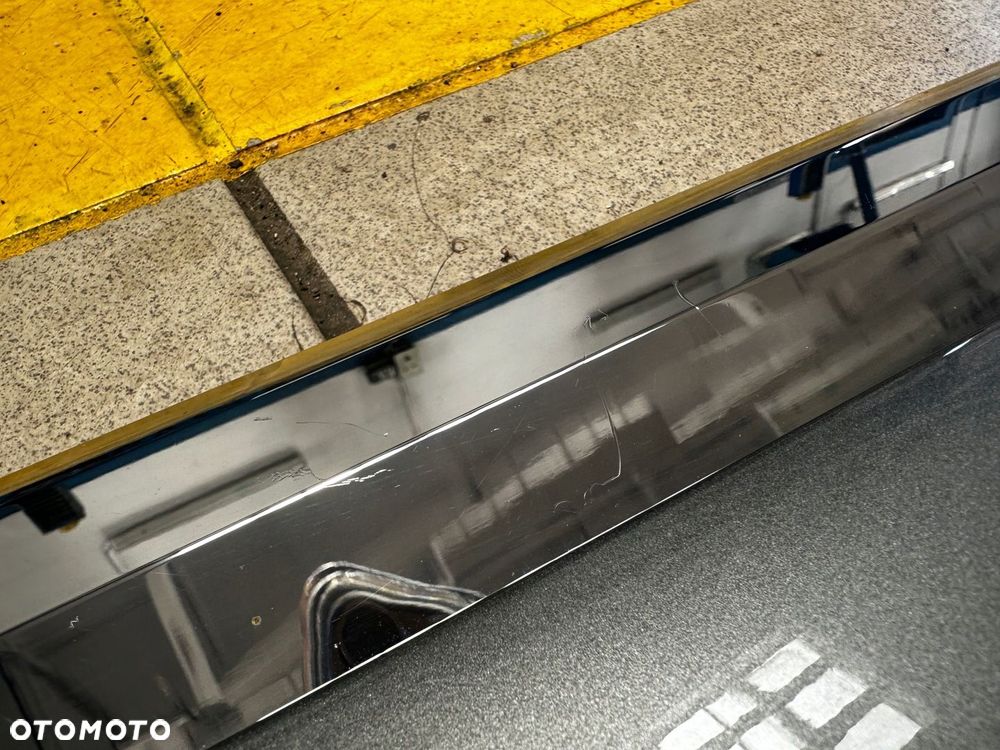 LISTWA NA DRZWI LEWE TYŁ VW TOUAREG II OE 7P6854949J - 5