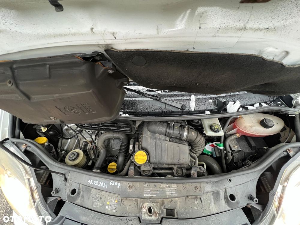 Renault Trafic - 15