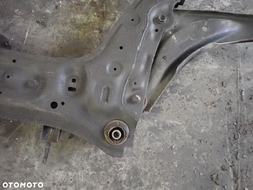 SANKI WÓZEK KOŁYSKA NISSAN JUKE 1.5 DCI - 2