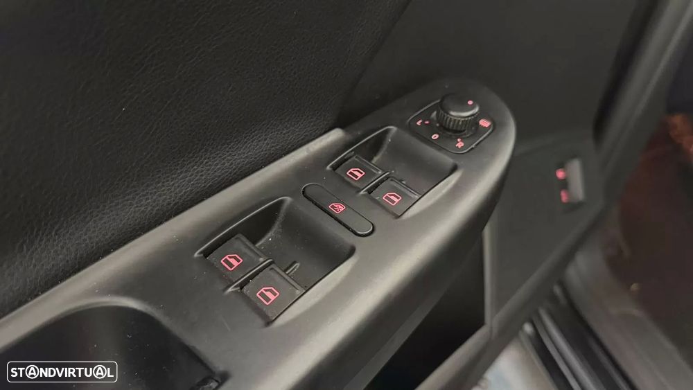 VW Passat 2.0 TDI Sport - 26