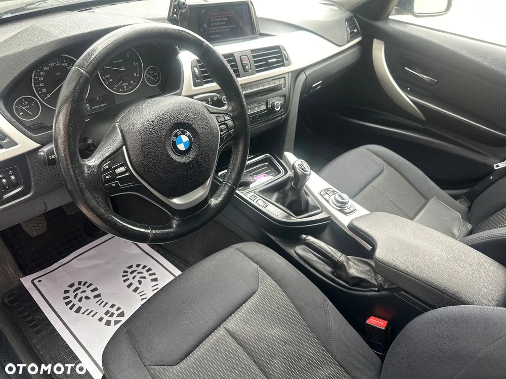 BMW Seria 3 318d - 16