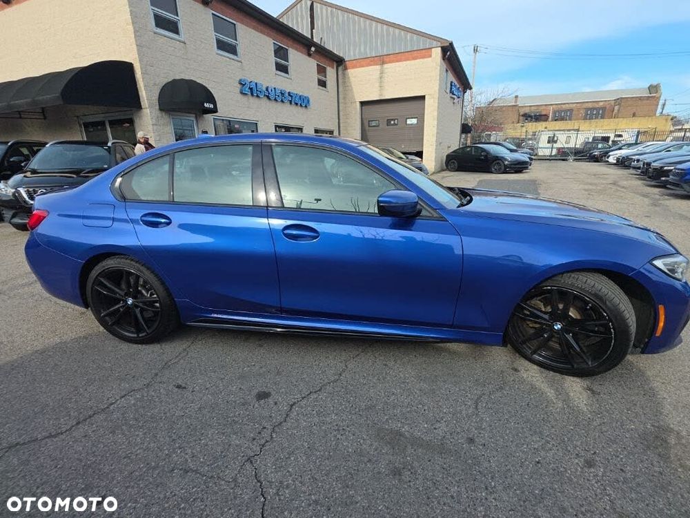 BMW Seria 3 330i xDrive M Sport - 4