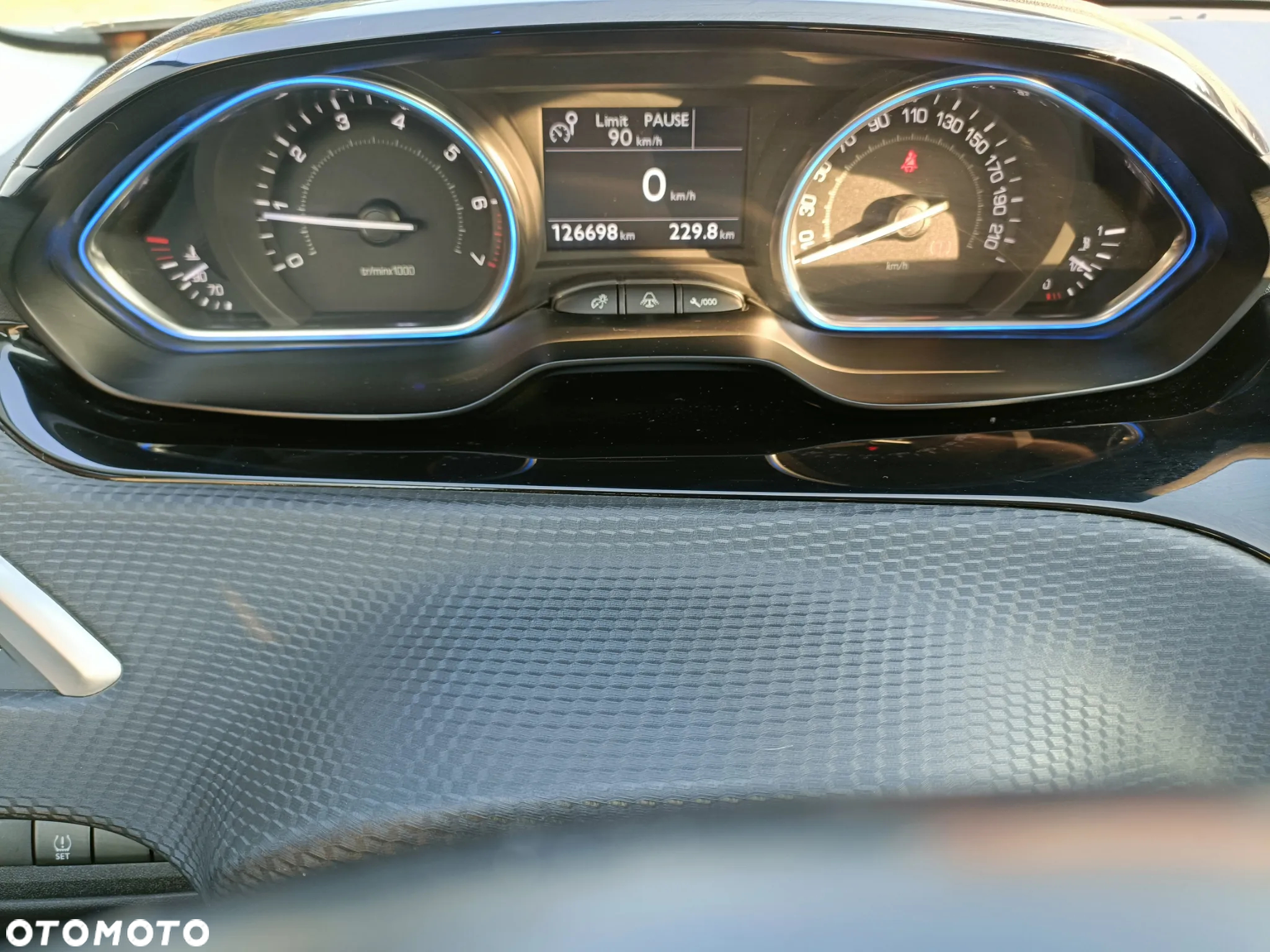 Peugeot 2008 - 13