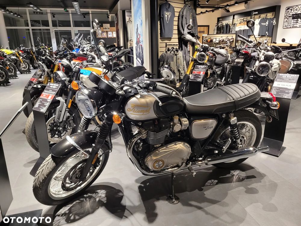 Triumph Bonneville - 3