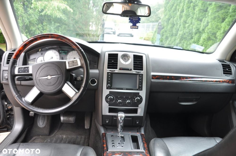 Chrysler 300C 5.7 V8 HEMI AWD Automatik - 12