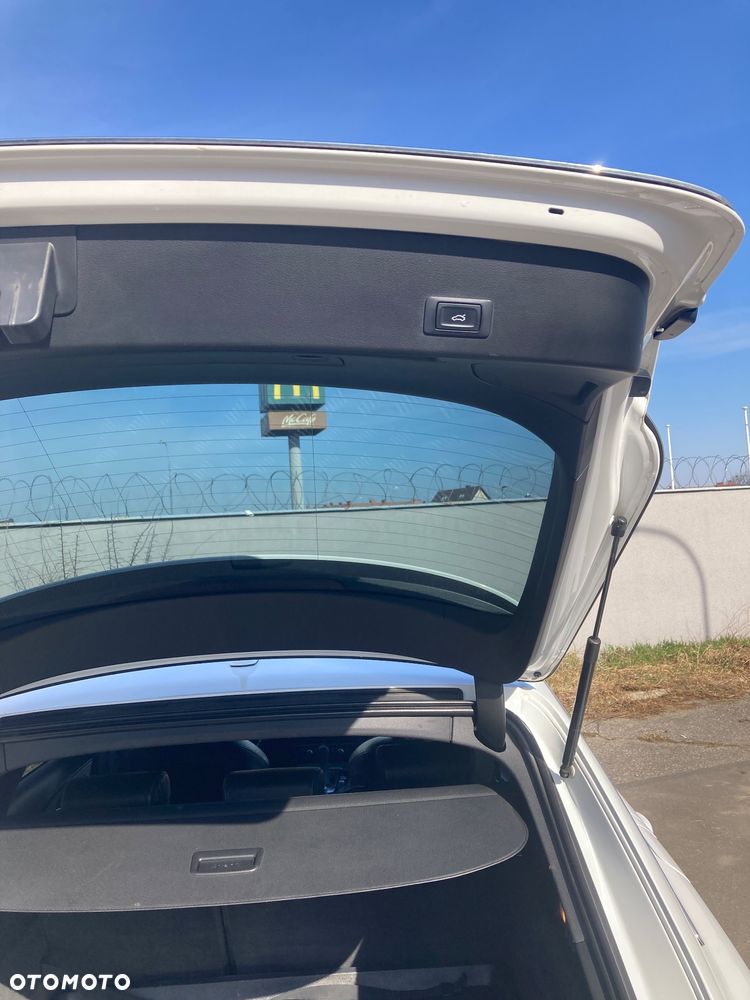 Audi A6 Avant 2.0 TDI Ultra DPF S tronic - 12