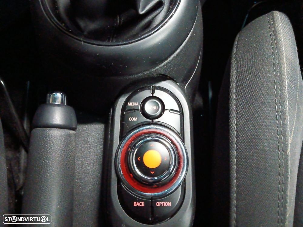 MINI 5 Portas Cooper D - 17