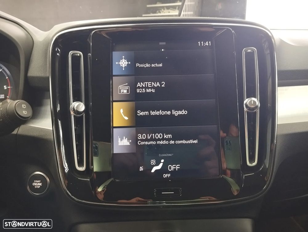 Volvo XC 40 2.0 D4 Momentum Plus AWD - 24