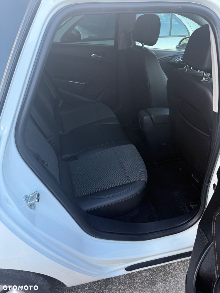 Opel Astra 1.4 Turbo - 4