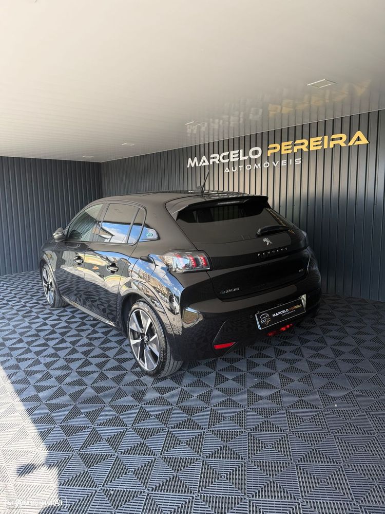 Peugeot e-208 50 kWh GT Pack - 4