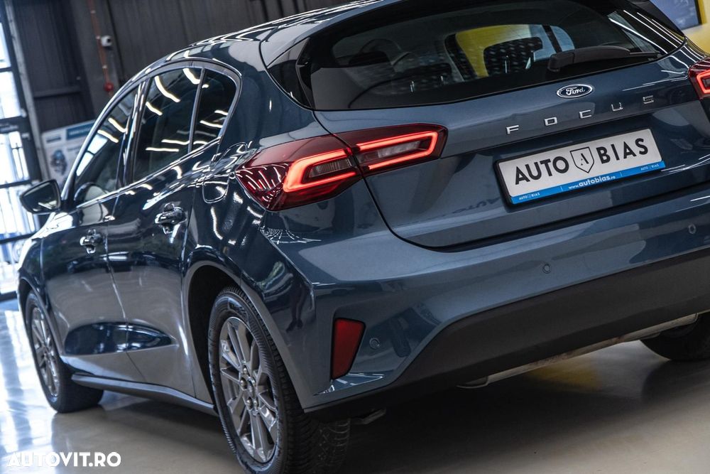 Ford Focus 1.0 EcoBoost 7DCT MHEV Titanium - 32