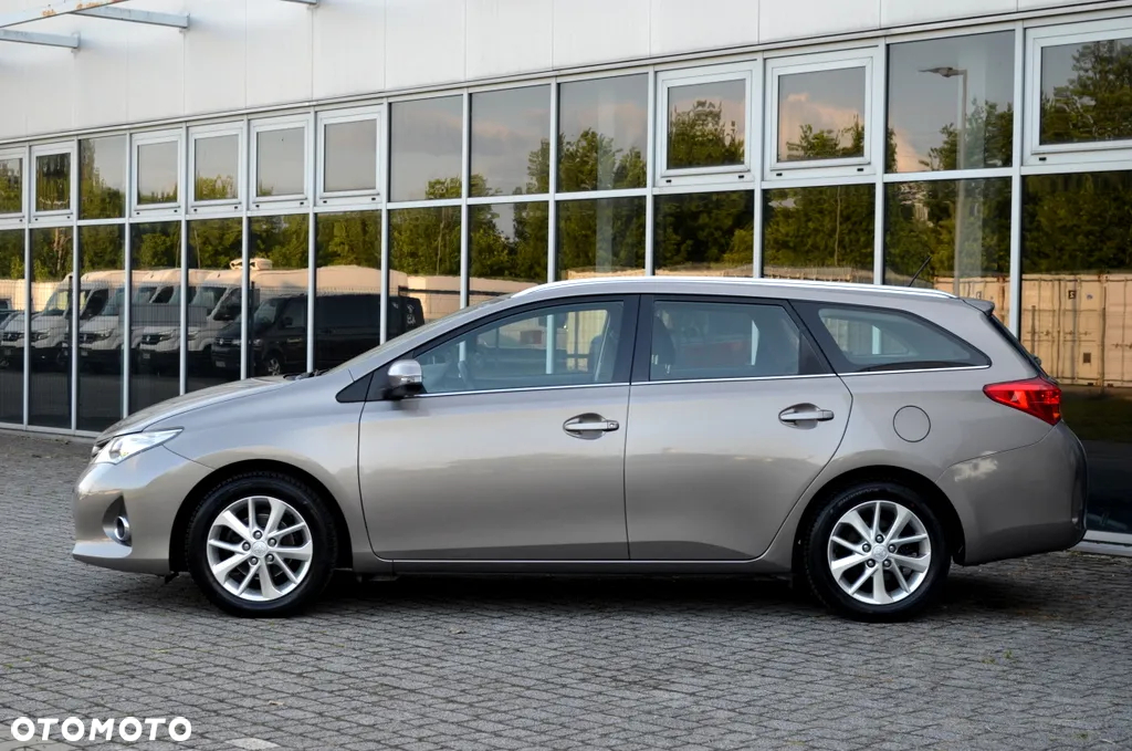 Toyota Auris 1.6 Dynamic - 4
