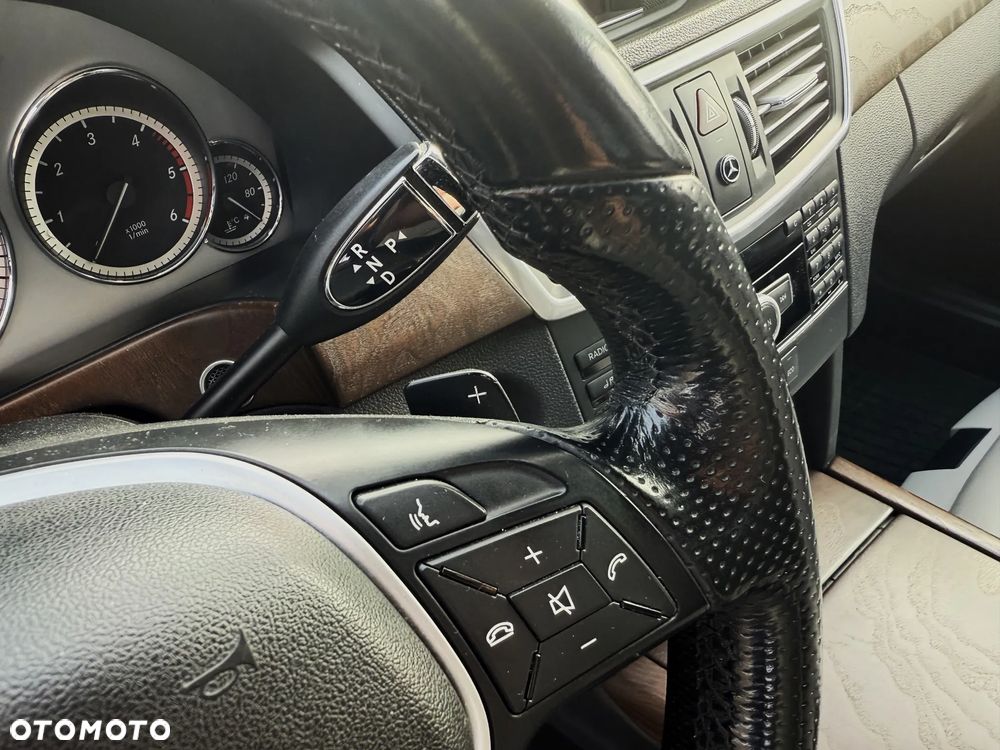 Mercedes-Benz Klasa E 220 CDI BlueEff Avantgarde - 28