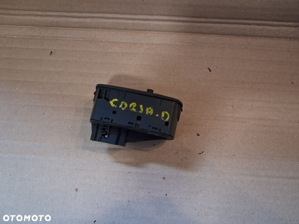 Przełączniki szyb OPEL CORSA D  OE   13258521 - 2