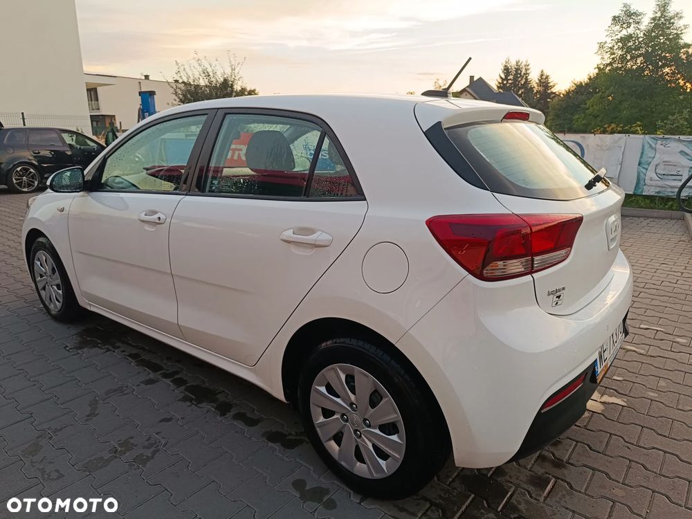 Kia Rio 1.2 M - 24