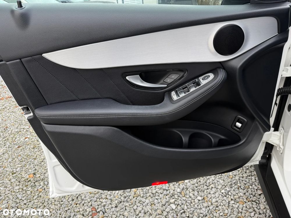 Mercedes-Benz GLC 200 d 4Matic 9G-TRONIC AMG Line - 24